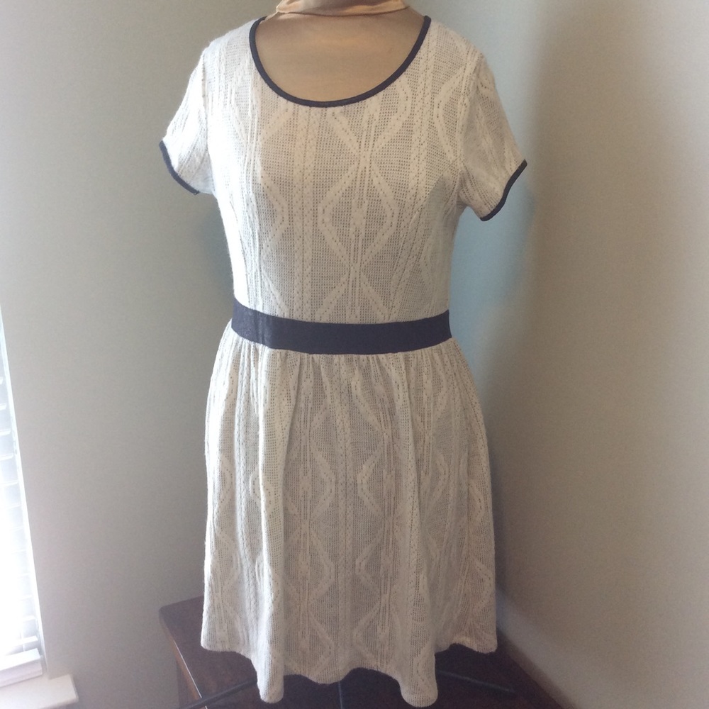 🔴 Monteau Ivory Black Knit Dress, Exposed Zipper